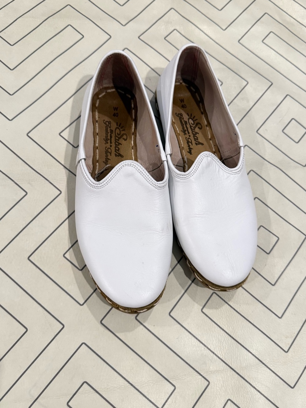 Sabah White Slip-On Leather Flats - Picture 2 of 11